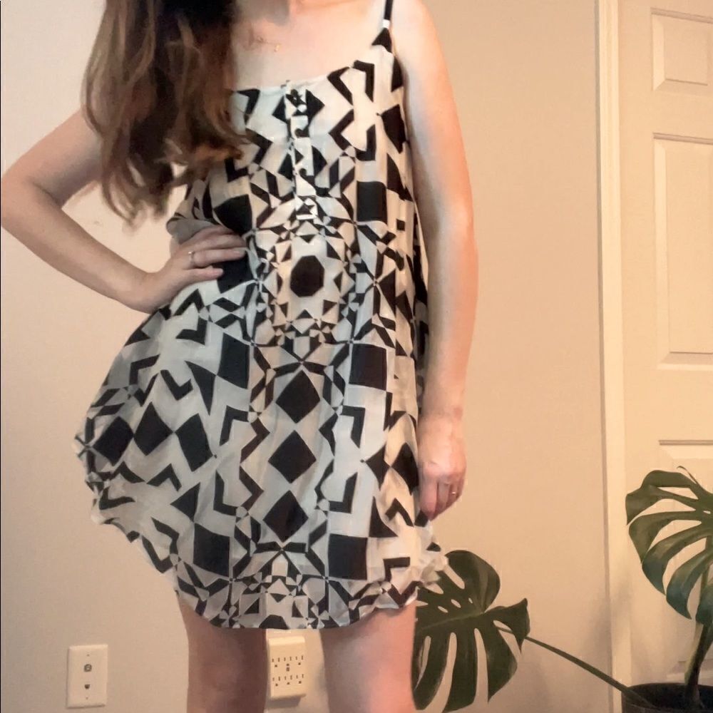Alice + Olivia Rhi Printed Tiered Black and White Geometric Tank Dress XS - Picture 2 of 13